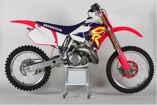 UFO 2672-067 bon kryty chladie HONDA CR 125-250 (95-97)